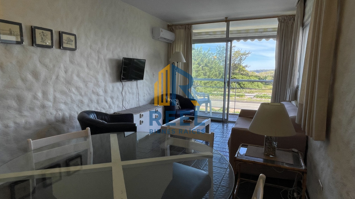 Apartamento ID.20 - Venta de apartamento de dos dormitorios en Playa Mansa, Punta del Este, Uruguay 