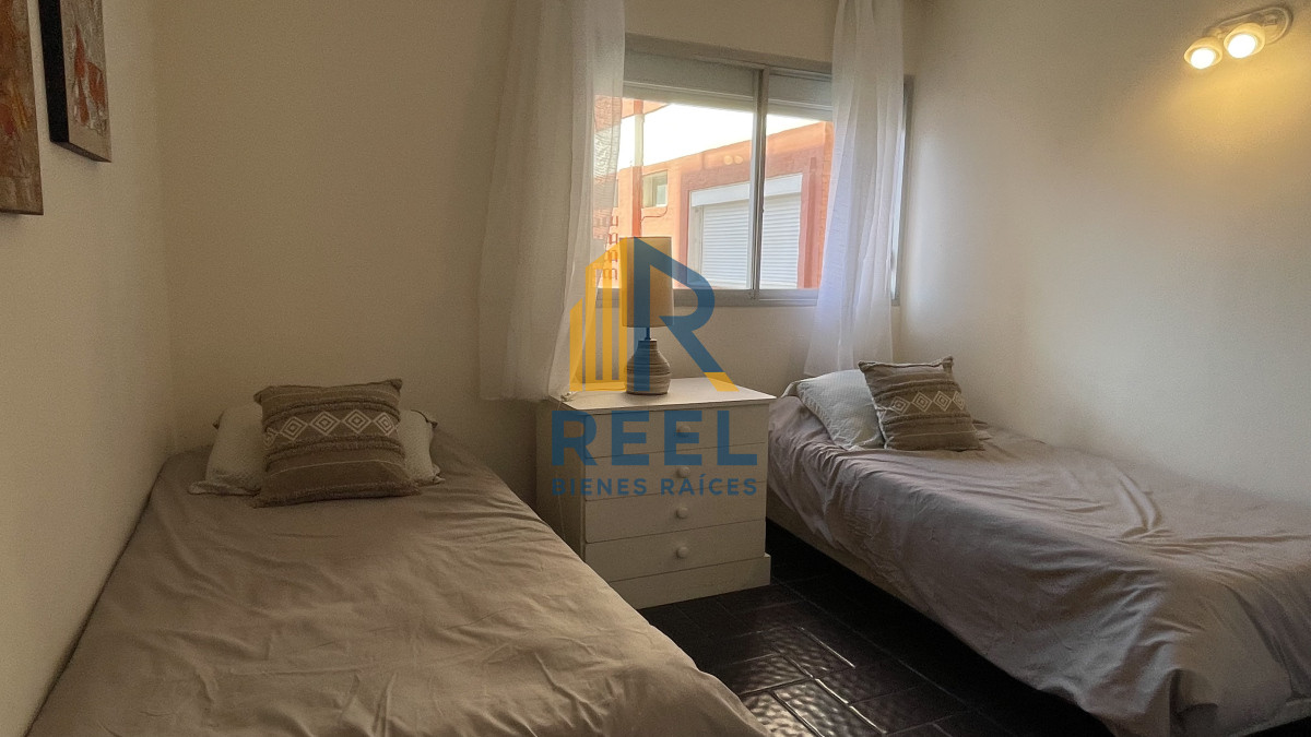 Apartamento ID.20 - Venta de apartamento de dos dormitorios en Playa Mansa, Punta del Este, Uruguay 