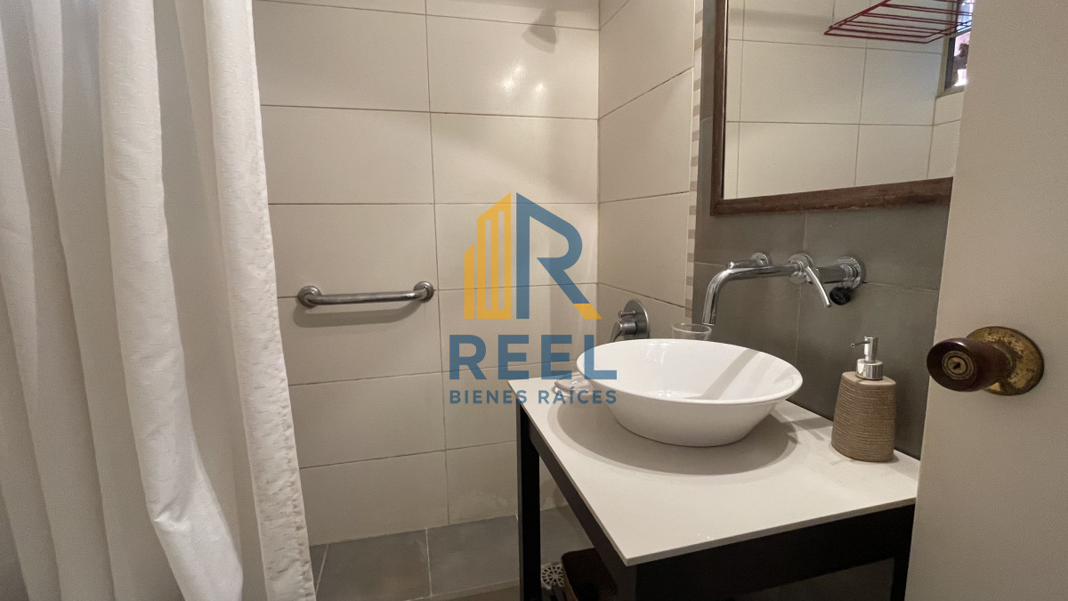 Apartamento ID.20 - Venta de apartamento de dos dormitorios en Playa Mansa, Punta del Este, Uruguay 