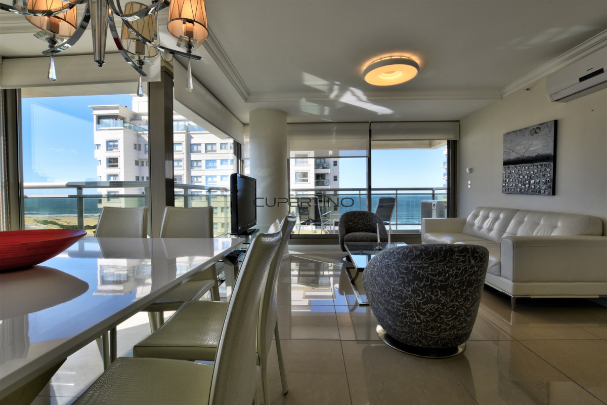 Apartamento ID.2336 - Venta de Apartamento, 2 dormitorios. Playa brava, Punta del Este. 