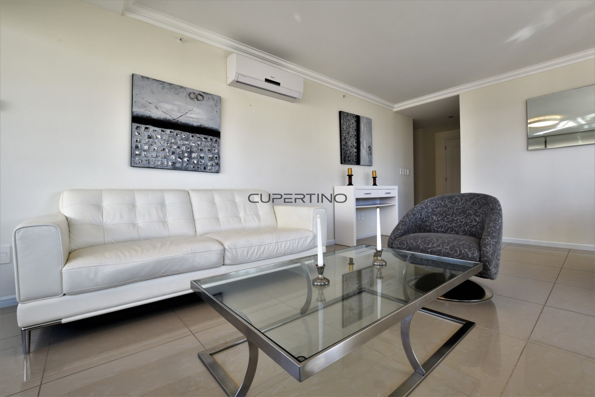 Apartamento ID.2336 - Venta de Apartamento, 2 dormitorios. Playa brava, Punta del Este. 