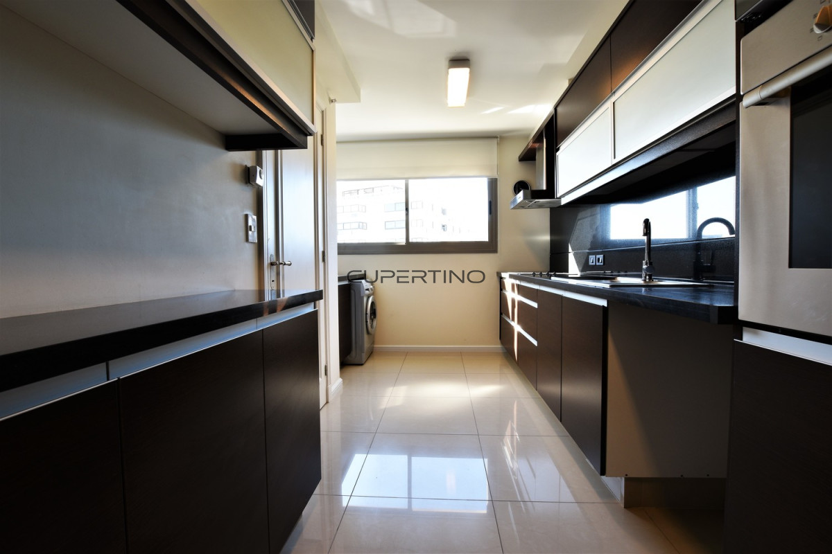Apartamento ID.2336 - Venta de Apartamento, 2 dormitorios. Playa brava, Punta del Este. 
