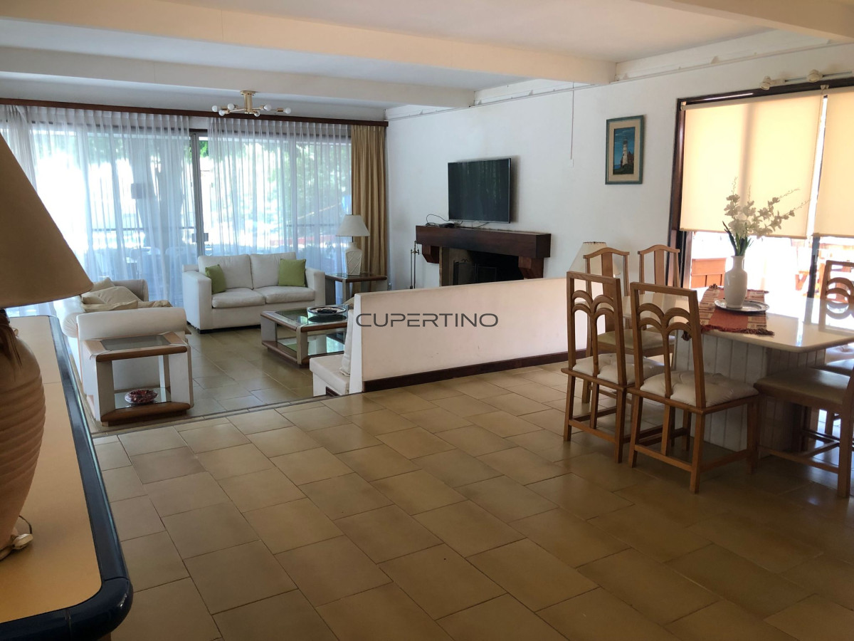Casa en Punta del Este, Lugano — foto 1