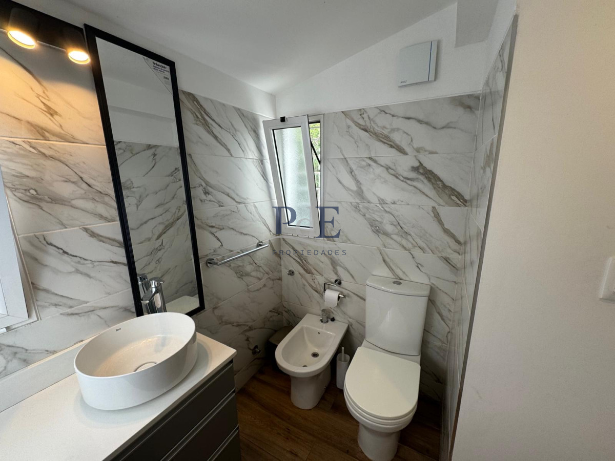 Casa ubicada en Playa Mansa, 3 dormitorios. Parada 13. - Imagen 14