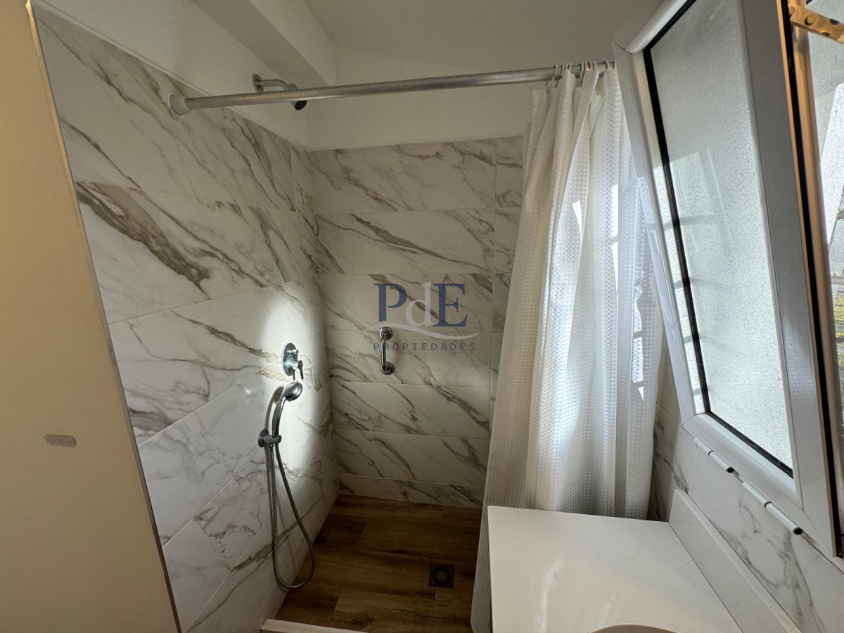 Casa ubicada en Playa Mansa, 3 dormitorios. Parada 13. - Imagen 19