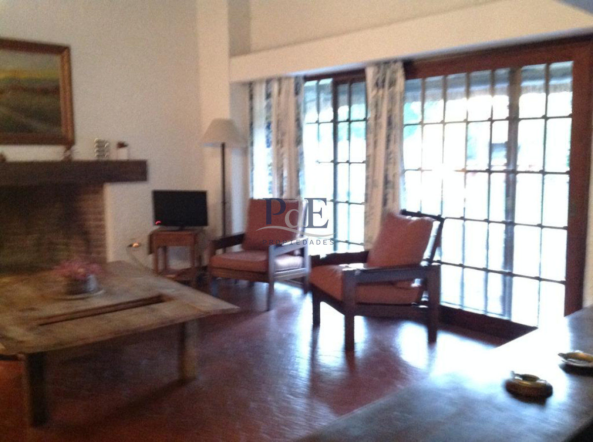 Casa de 5 dormitorios en Marly, Punta del Este. - Imagen 1