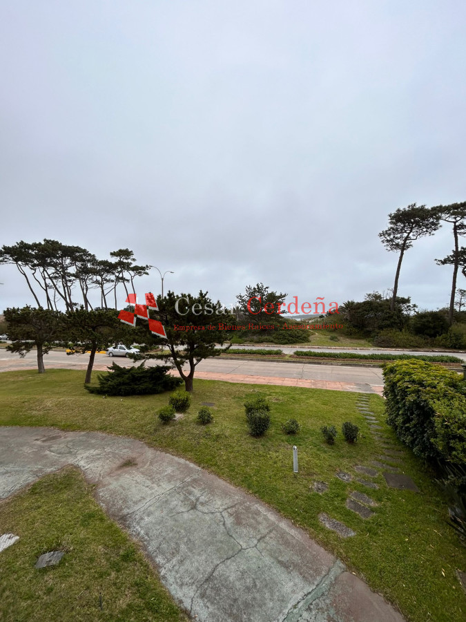 Apartamento ID.1926 - VENTA - Apartamento de dos dormitorios en Playa Mansa, Punta del Este, Uruguay 