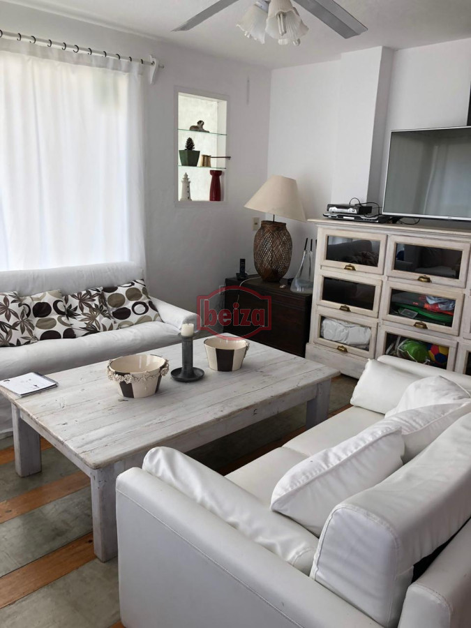 Casa ID.166312/Altos-de-Punta-Piedras,-Manantiales.-4-dormitorios.-Vista-al-mar. - Casa de 5 dormitorios en Montoya, Punta del Este