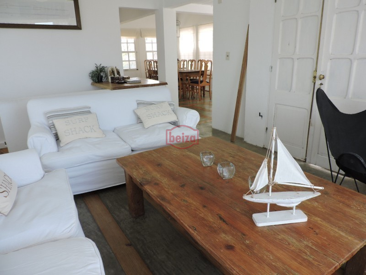 Casa ID.166312/Altos-de-Punta-Piedras,-Manantiales.-4-dormitorios.-Vista-al-mar. - Casa de 5 dormitorios en Montoya, Punta del Este