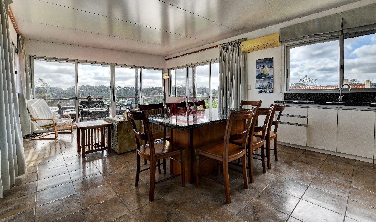 Casa ID.166315/Venta-de-Casa-de-4-dormitorios-en-La-Barra,-Punta-del-Este. - Venta de Casa 4 dormitorios en Portezuelo, Punta del Este.