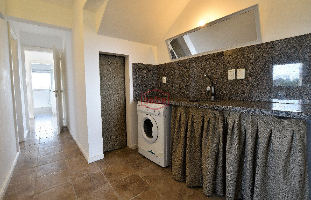 Casa ID.166315/Venta-de-Casa-de-4-dormitorios-en-La-Barra,-Punta-del-Este. - Venta de Casa 4 dormitorios en Portezuelo, Punta del Este.
