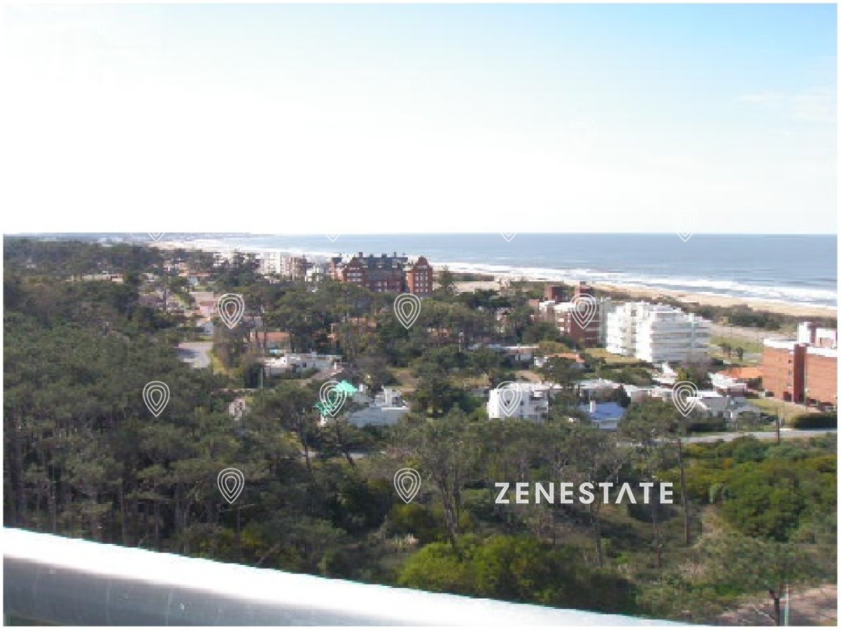 Venta de Apartamento 2 Dormitorios, Playa Brava, Punta del Este. - ZEN217A
