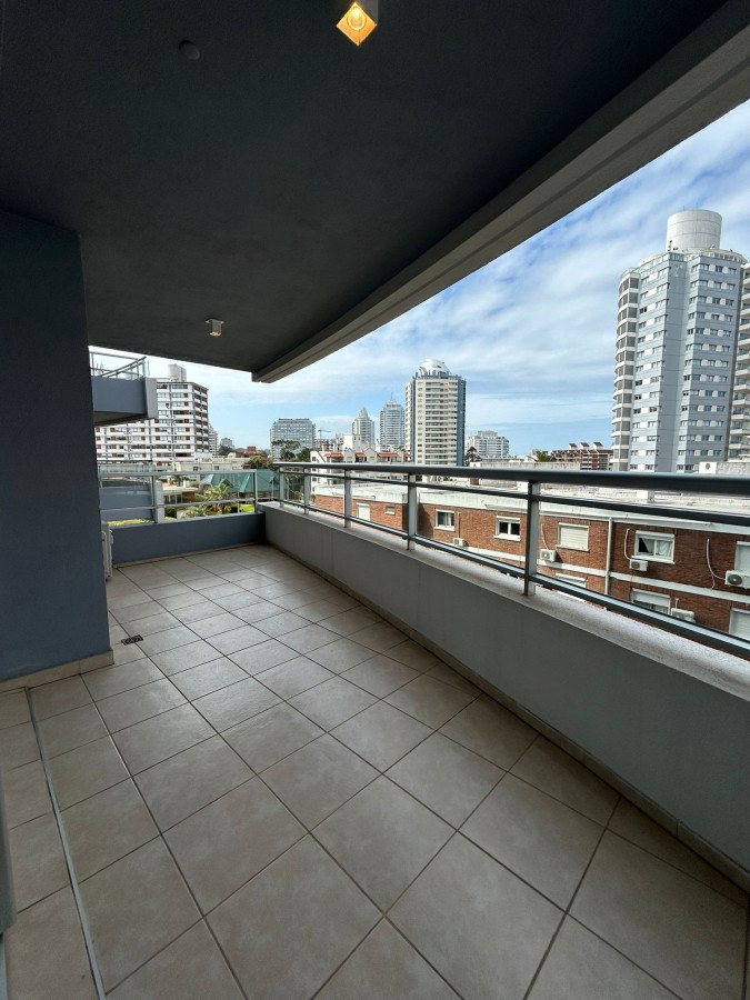 Apartamento en venta y alquiler temporal en Punta del Este