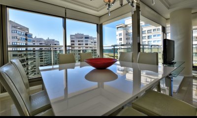Venta de Apartamento, 2 dormitorios. Playa brava, Punta del Este.