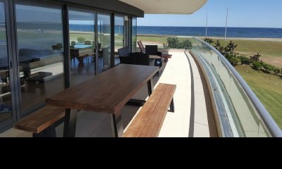 Venta y Alquiler temporario de Apartamento 3 Dormitorios Playa Mansa, Punta del Este.