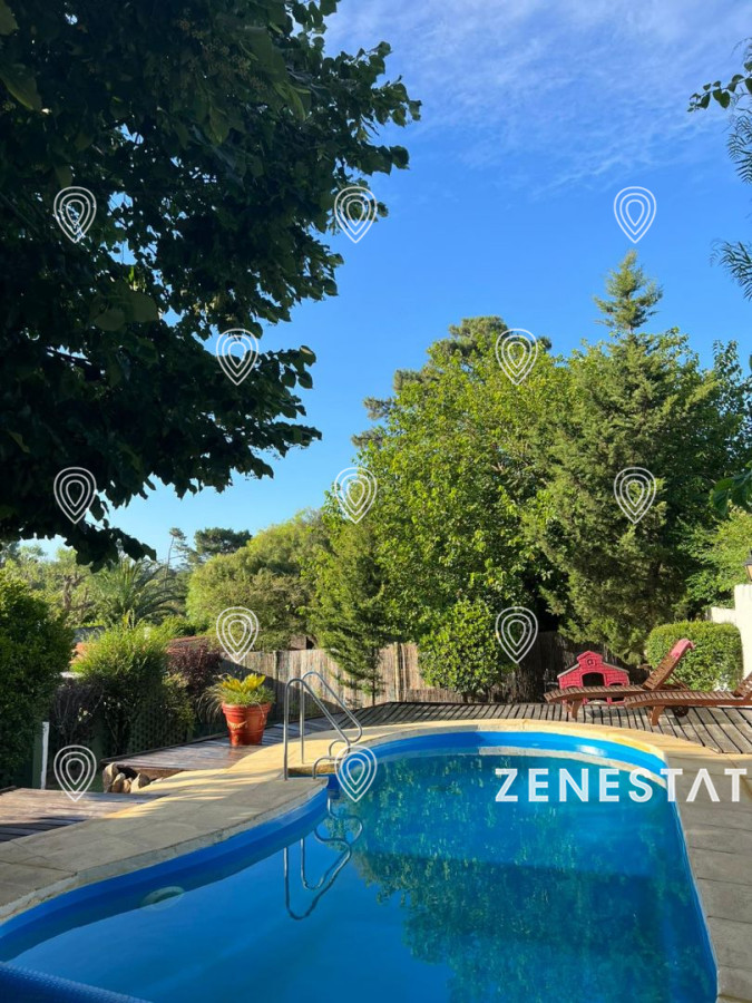 Alquiler de casa de 3 dormitorios en Pinares, Punta del Este - ZEN4659C