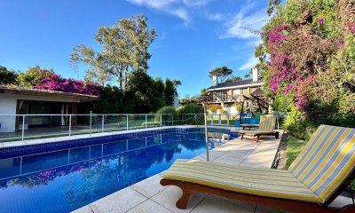 Venta casa 5 dormitorios en parada 10 de playa Mansa