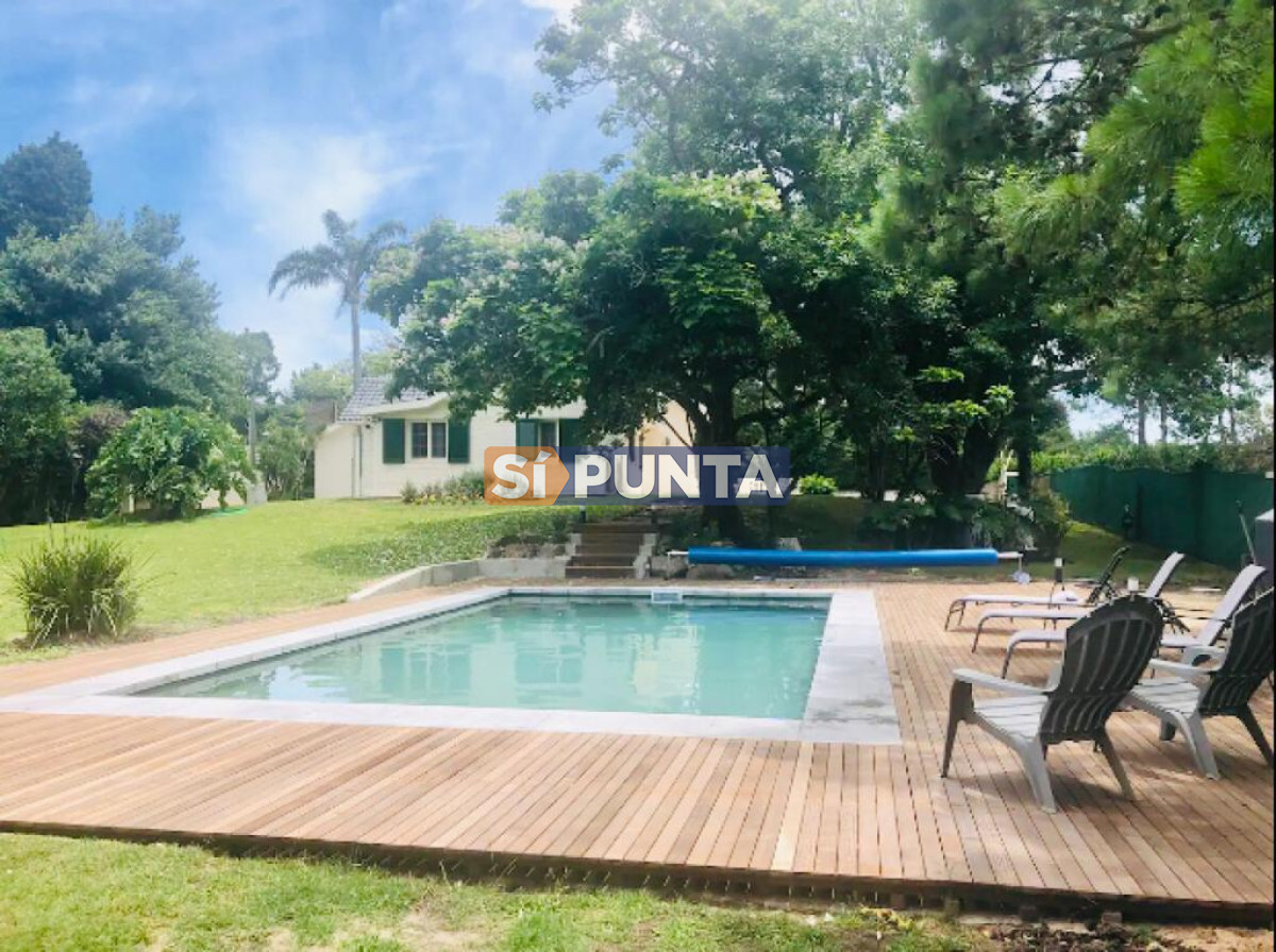 hermosa casa con gran parque con piscina climatizada y parrillero. ref:7447 - spt9612c