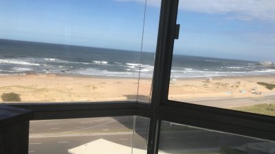 Excelente apartamento frente al mar 