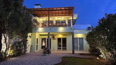 espectacular casa en manantiales a media cuadra de la playa.ref: 6104 - alf5875c