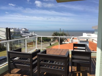 espectacular casa en manantiales a media cuadra de la playa.ref: 6104 - alf5875c