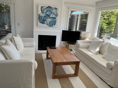 hermosa casa en venta en montoya a solo pasos de la playa, punta del este. - jpa7700c