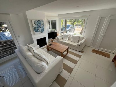 hermosa casa en venta en montoya a solo pasos de la playa, punta del este. - jpa7700c