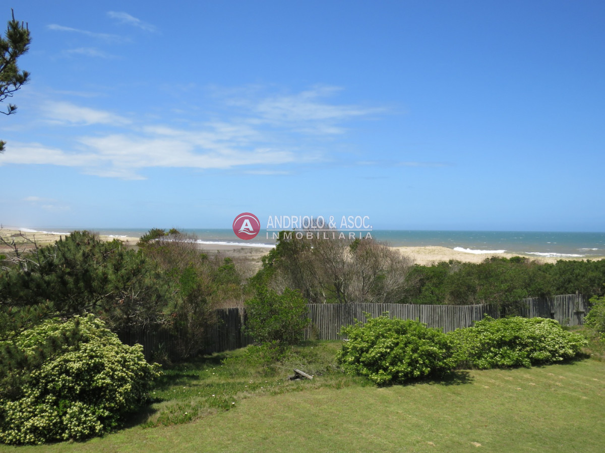 Casa ID.6742 - Hermosa casa a la venta ,amplia,comoda,cerca de todo.