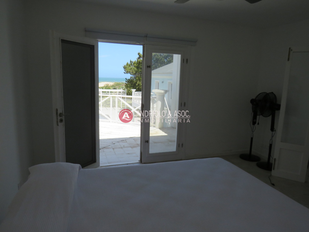 Casa ID.6742 - Hermosa casa a la venta ,amplia,comoda,cerca de todo.