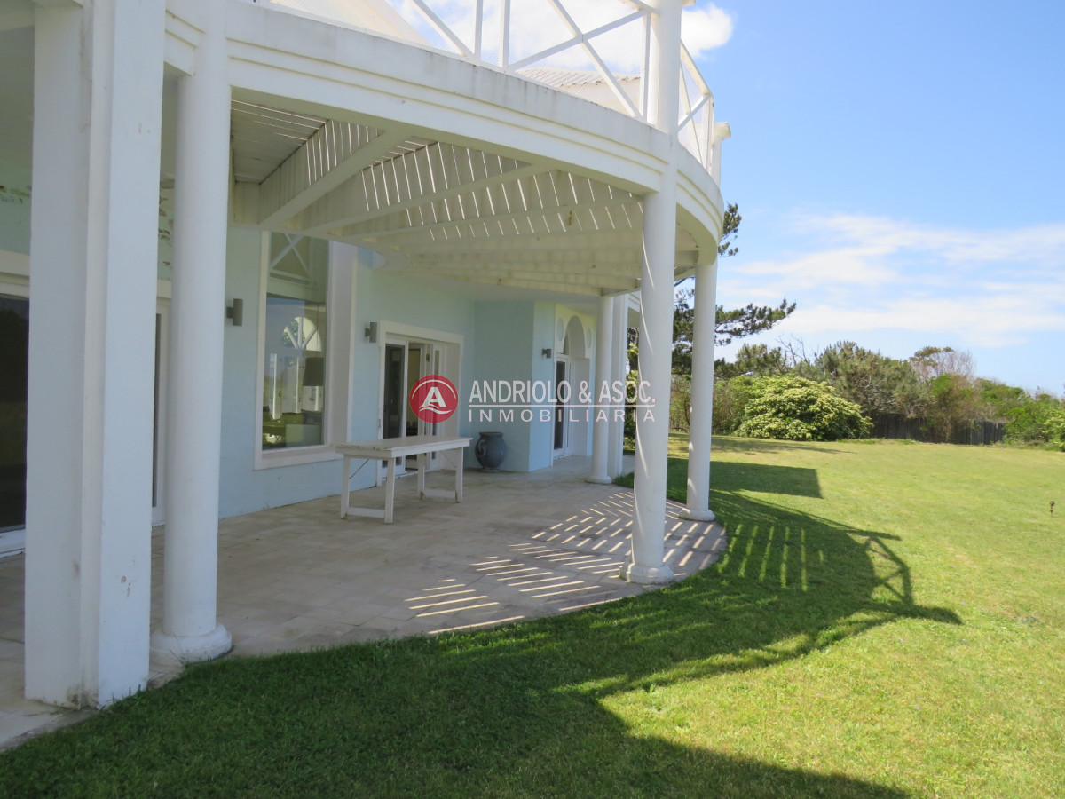 Casa ID.6742 - Hermosa casa a la venta ,amplia,comoda,cerca de todo.