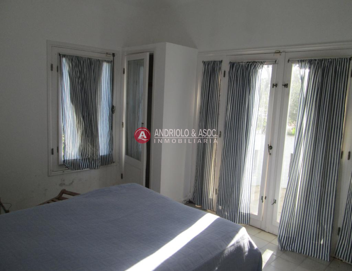 Casa ID.6742 - Hermosa casa a la venta ,amplia,comoda,cerca de todo.