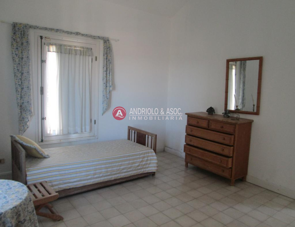 Casa ID.6742 - Hermosa casa a la venta ,amplia,comoda,cerca de todo.
