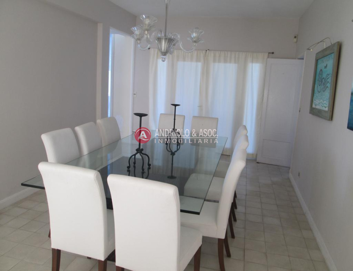 Casa ID.6742 - Hermosa casa a la venta ,amplia,comoda,cerca de todo.