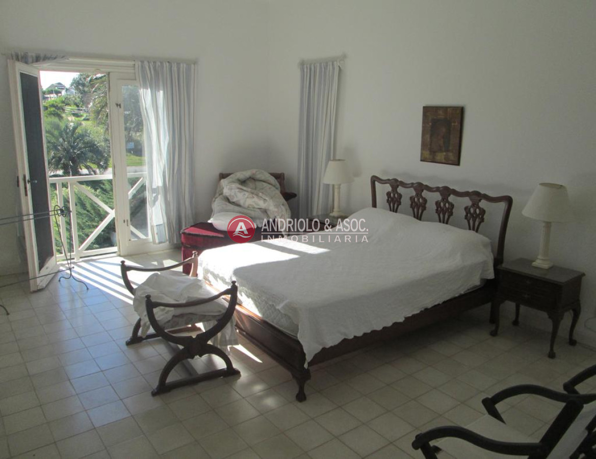 Casa ID.6742 - Hermosa casa a la venta ,amplia,comoda,cerca de todo.