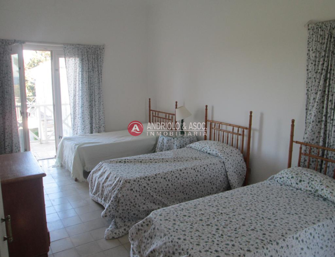 Casa ID.6742 - Hermosa casa a la venta ,amplia,comoda,cerca de todo.