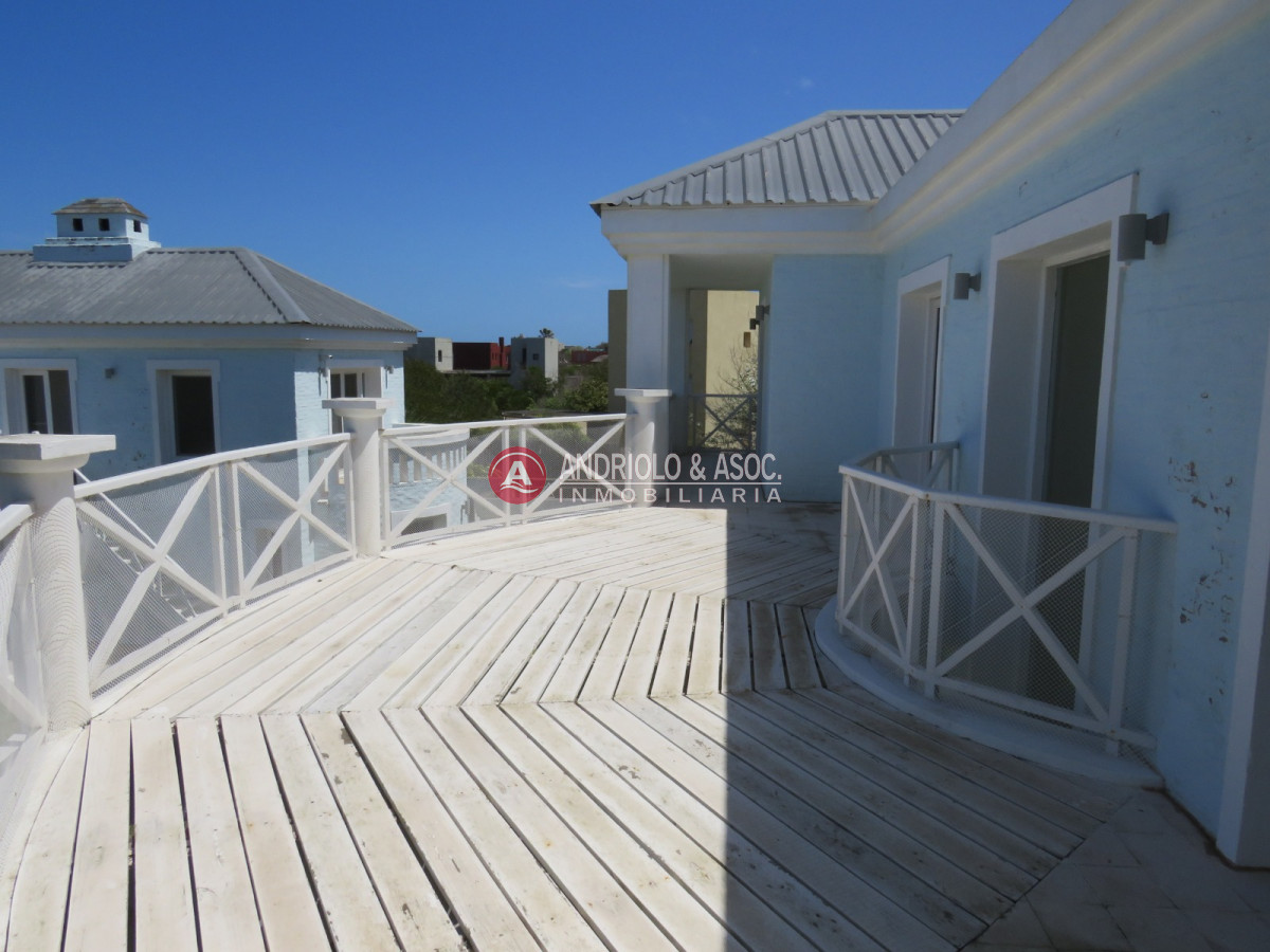 Casa ID.6742 - Hermosa casa a la venta ,amplia,comoda,cerca de todo.