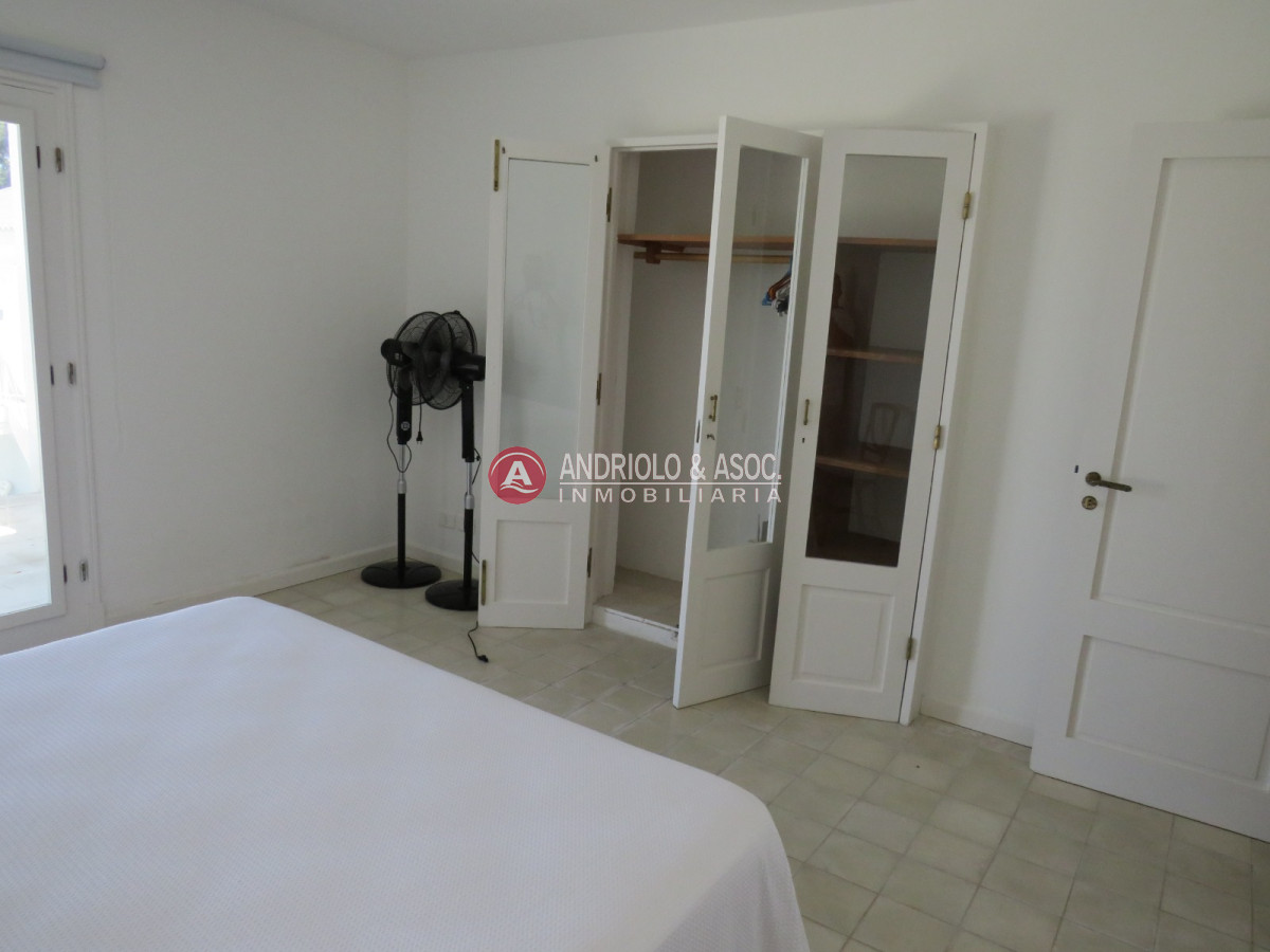 Casa ID.6742 - Hermosa casa a la venta ,amplia,comoda,cerca de todo.