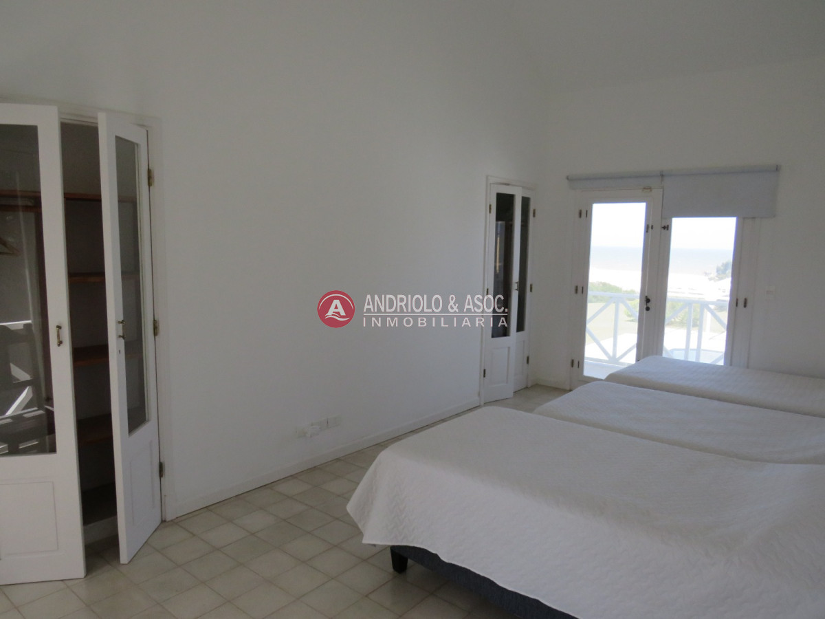 Casa ID.6742 - Hermosa casa a la venta ,amplia,comoda,cerca de todo.