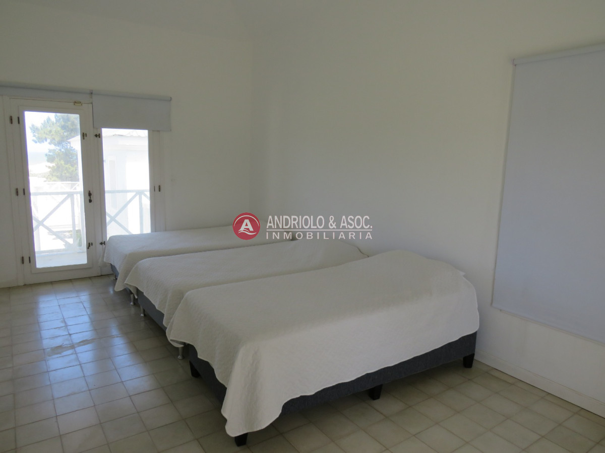 Casa ID.6742 - Hermosa casa a la venta ,amplia,comoda,cerca de todo.