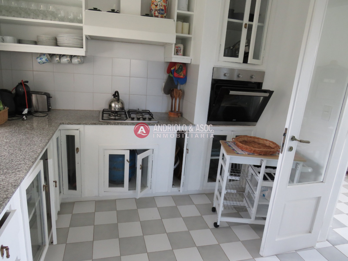 Casa ID.6742 - Hermosa casa a la venta ,amplia,comoda,cerca de todo.