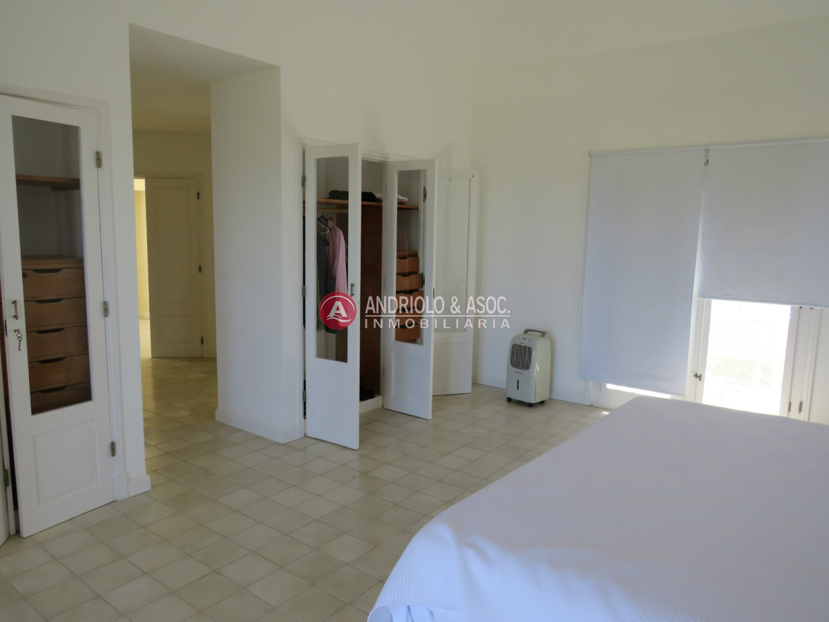 Casa ID.6742 - Hermosa casa a la venta ,amplia,comoda,cerca de todo.