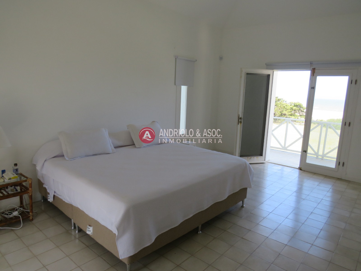 Casa ID.6742 - Hermosa casa a la venta ,amplia,comoda,cerca de todo.