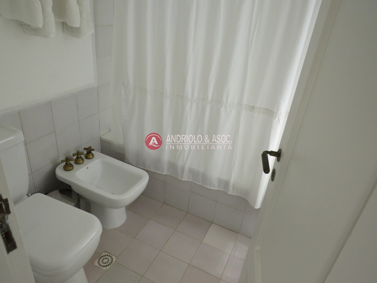 Casa ID.6742 - Hermosa casa a la venta ,amplia,comoda,cerca de todo.