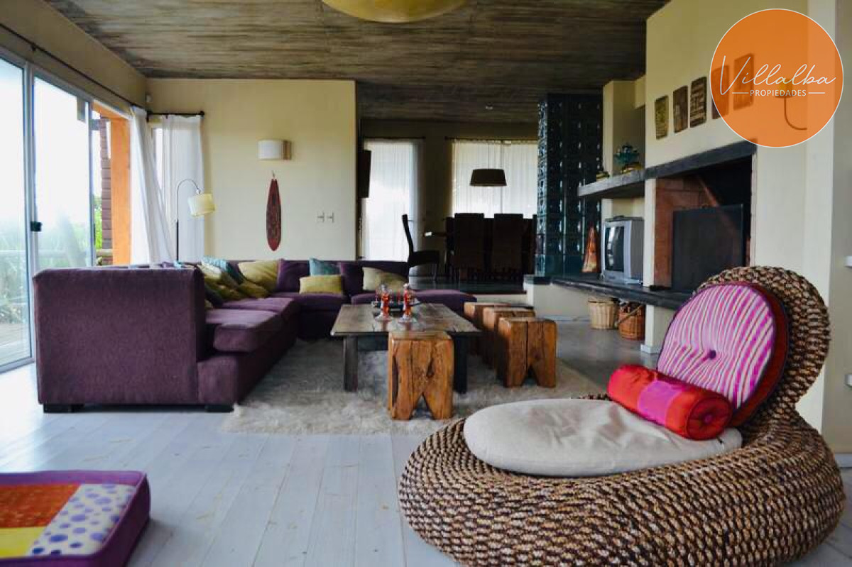 Casa ID.1728 - Espectacular casa en Montoya a metros del mar, amplia, cómoda, segura!