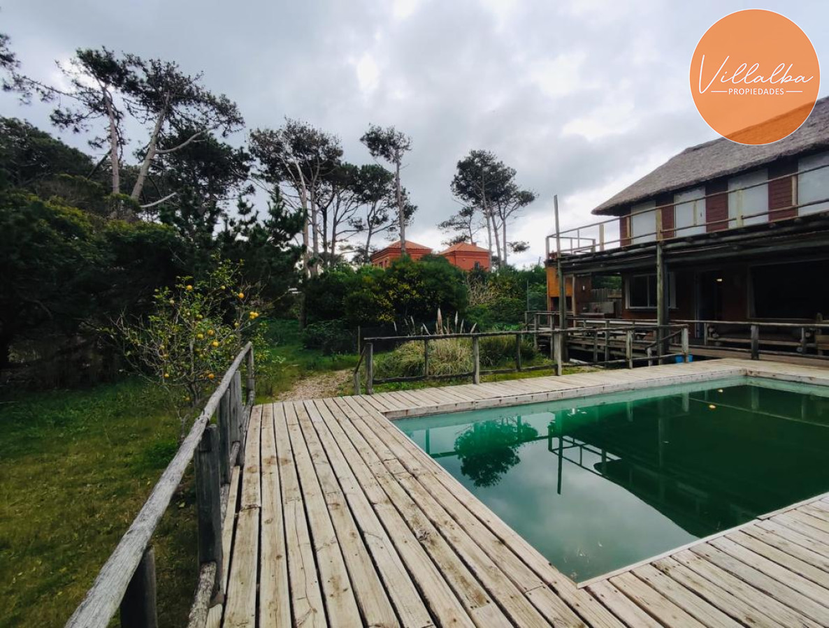Casa ID.1728 - Espectacular casa en Montoya a metros del mar, amplia, cómoda, segura!