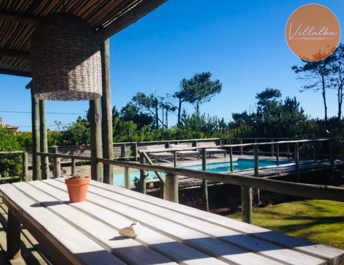 Casa ID.1728 - Espectacular casa en Montoya a metros del mar, amplia, cómoda, segura!