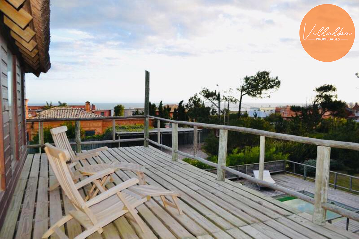 Casa ID.1728 - Espectacular casa en Montoya a metros del mar, amplia, cómoda, segura!