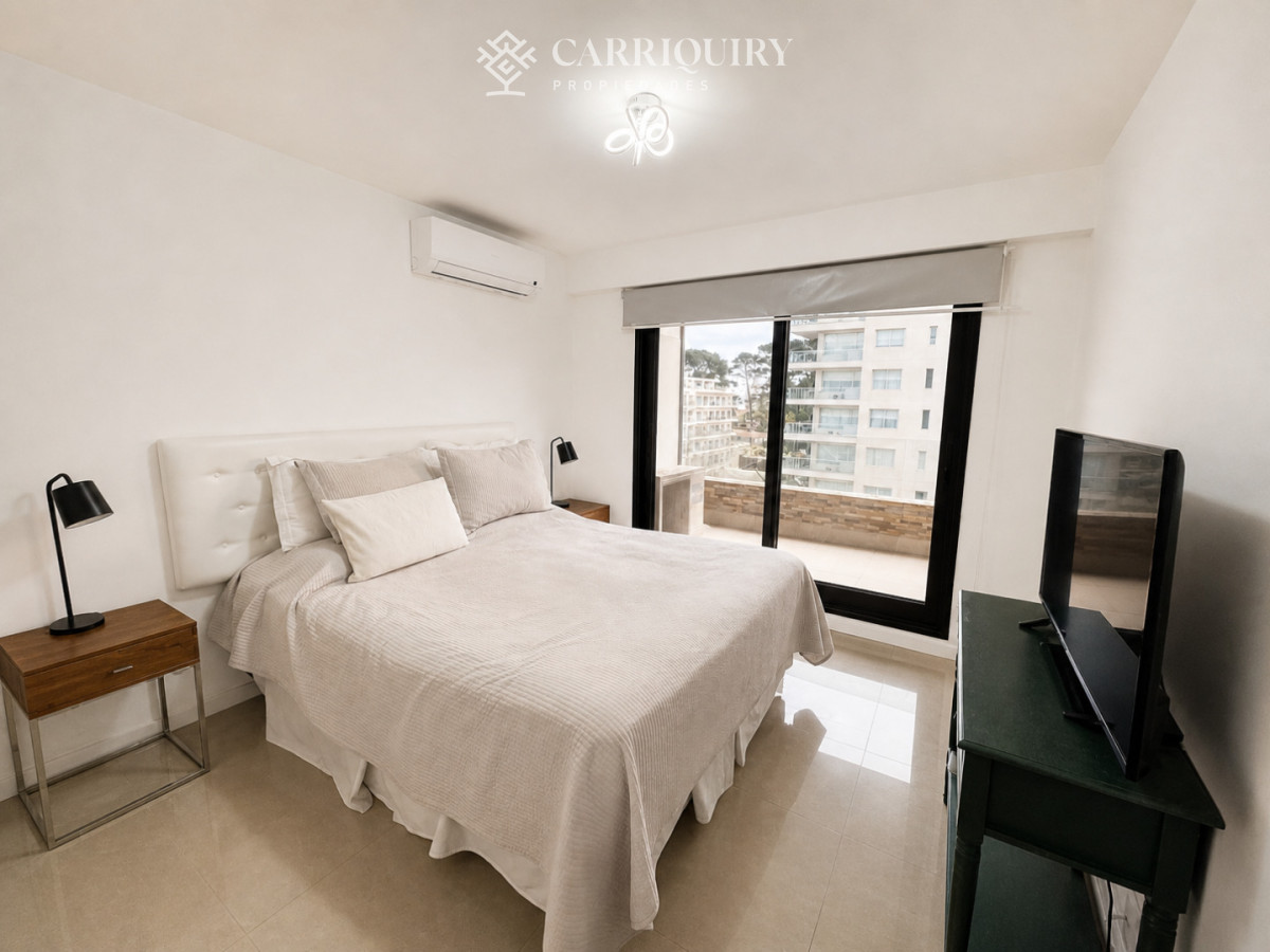 Apartamento ID.9961 - Edificio Tiziano- Viví o invertí en Playa Mansa: 2 dormitorios con excelente ubicación.REF:9256