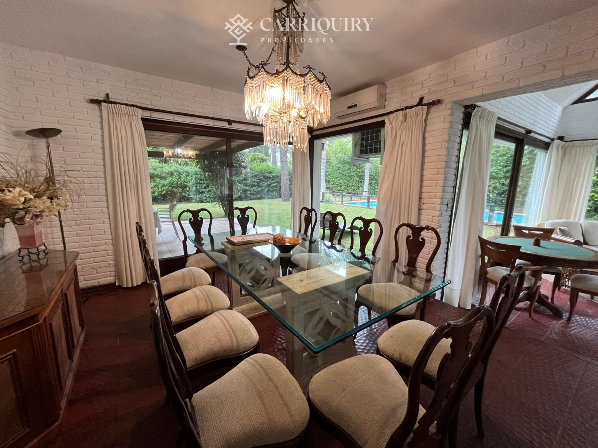 Casa ID.10276/Casa-de-4-Dormitorios--Alquiler-de-Verano--Punta-del-Este--El-Faro- - Espectacular casa en zona privilegiada de Punta del Este