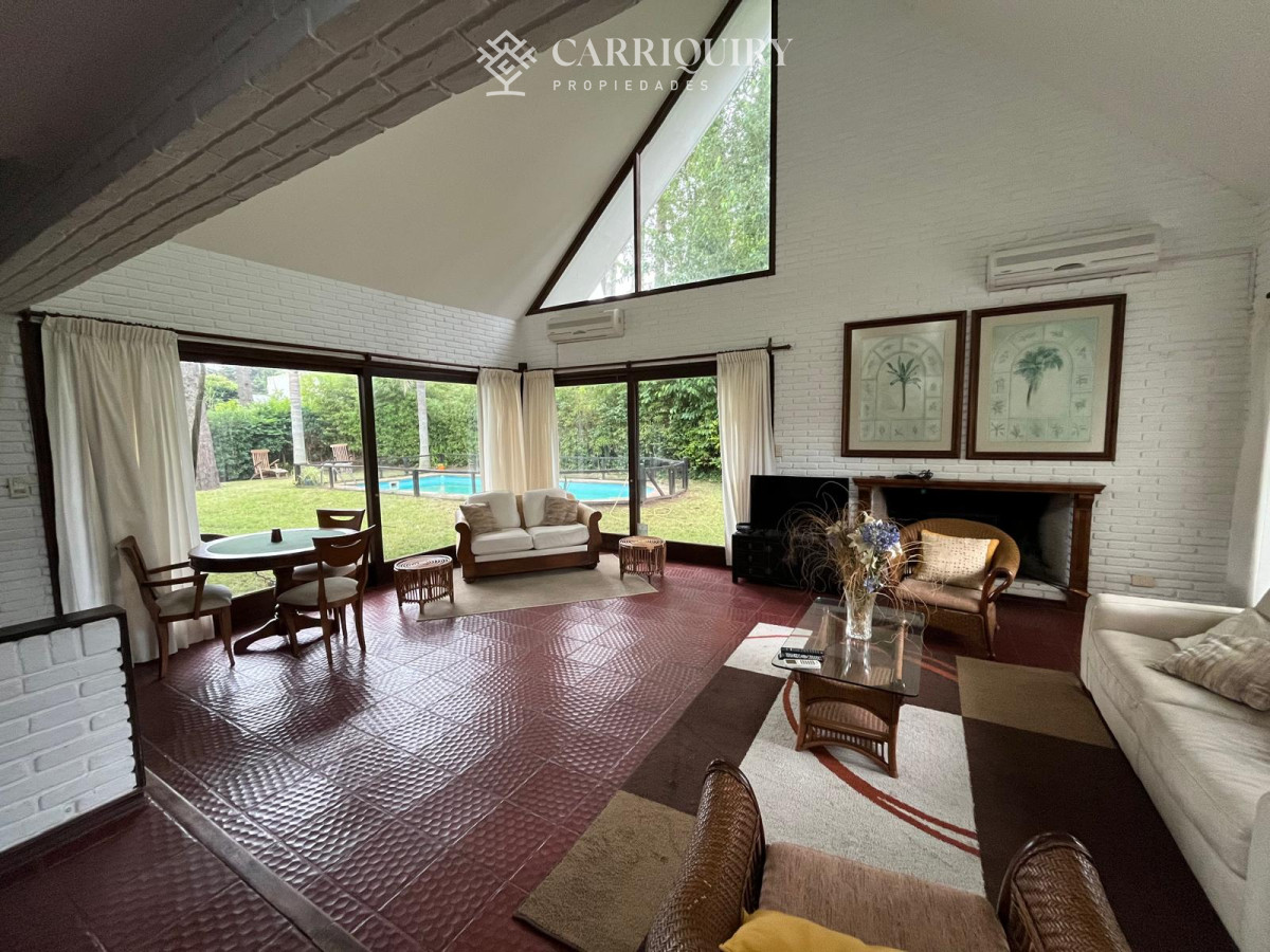 Casa ID.10276/Casa-de-4-Dormitorios--Alquiler-de-Verano--Punta-del-Este--El-Faro- - Espectacular casa en zona privilegiada de Punta del Este